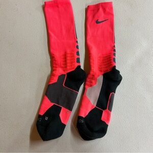 Nike Women’s Vibrant Pink and Black Athletic Socks - Size Large